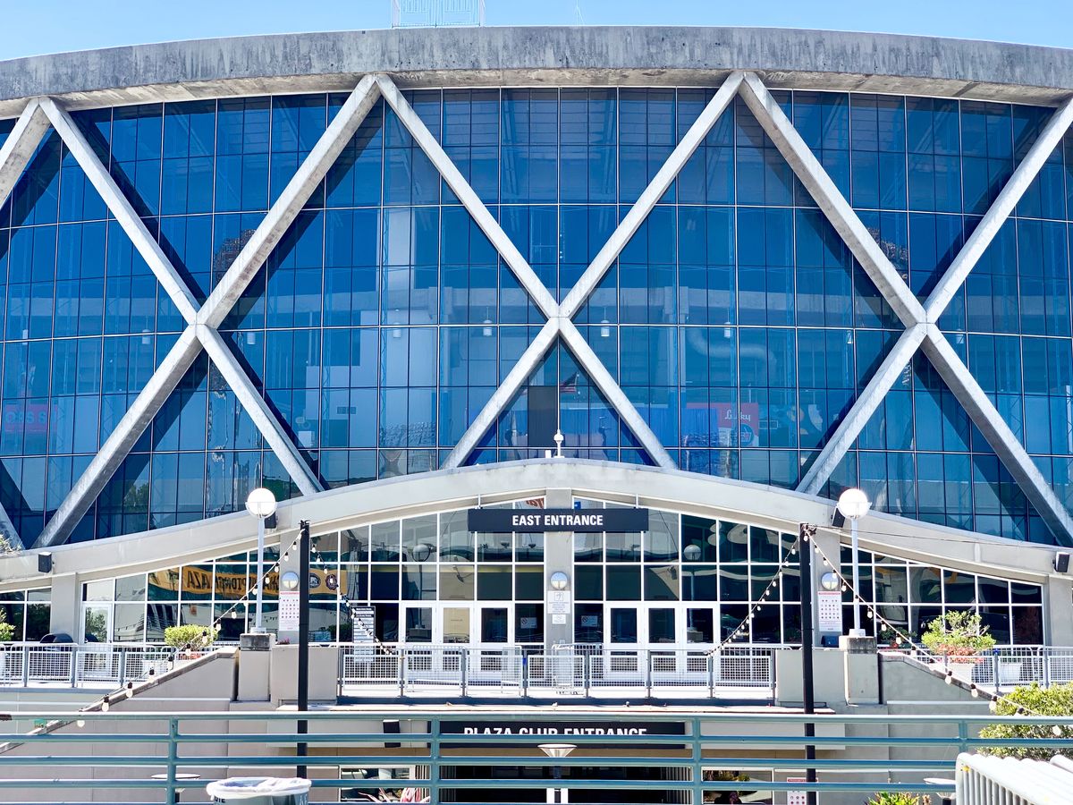 Exterior image of Oakland Arena