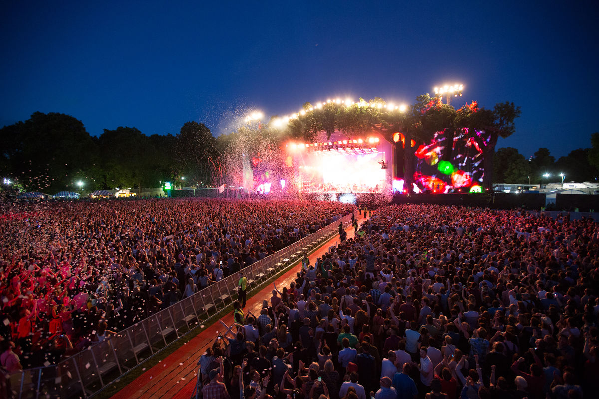 Image of Taylor swift performing on stage at British Summer Time Hype Park