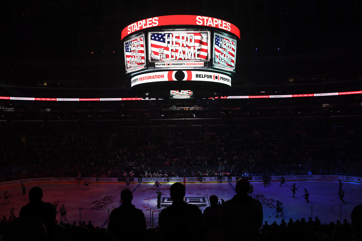 LA Kings and BELFOR collaborate to honor veterans through ‘Hero of the Game’ initiative. (Photo curtesy of AEG)