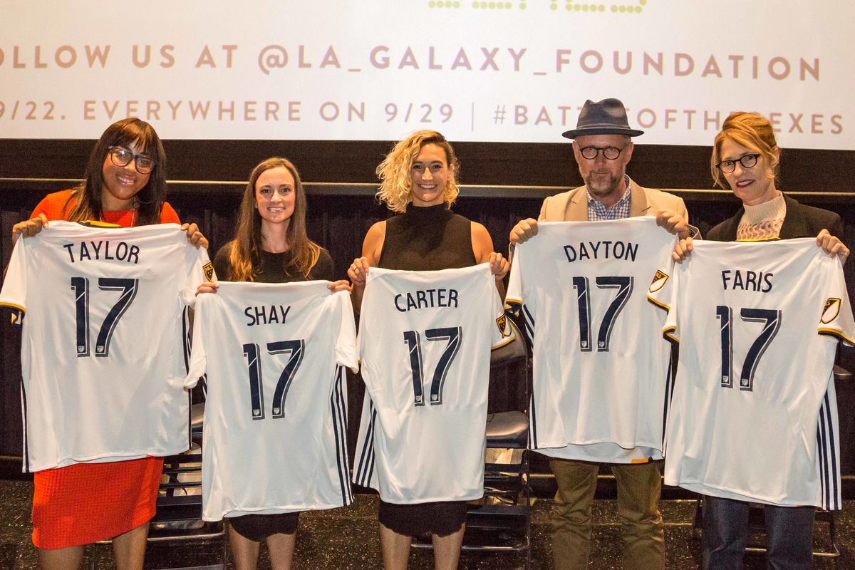 AEG’s LA Galaxy Foundation presents panelists from its Women’s Leadership Series event on September 14, 2017 at Regal L.A. LIVE: BARCO Innovation Center with personalized LA Galaxy jerseys following a discussion on the progress of women in sports and entertainment. (From left to right: Dr. Lucretia Taylor, Vanessa Shay, Courtney Carter, Jonathan Dayton and Valerie Faris.)