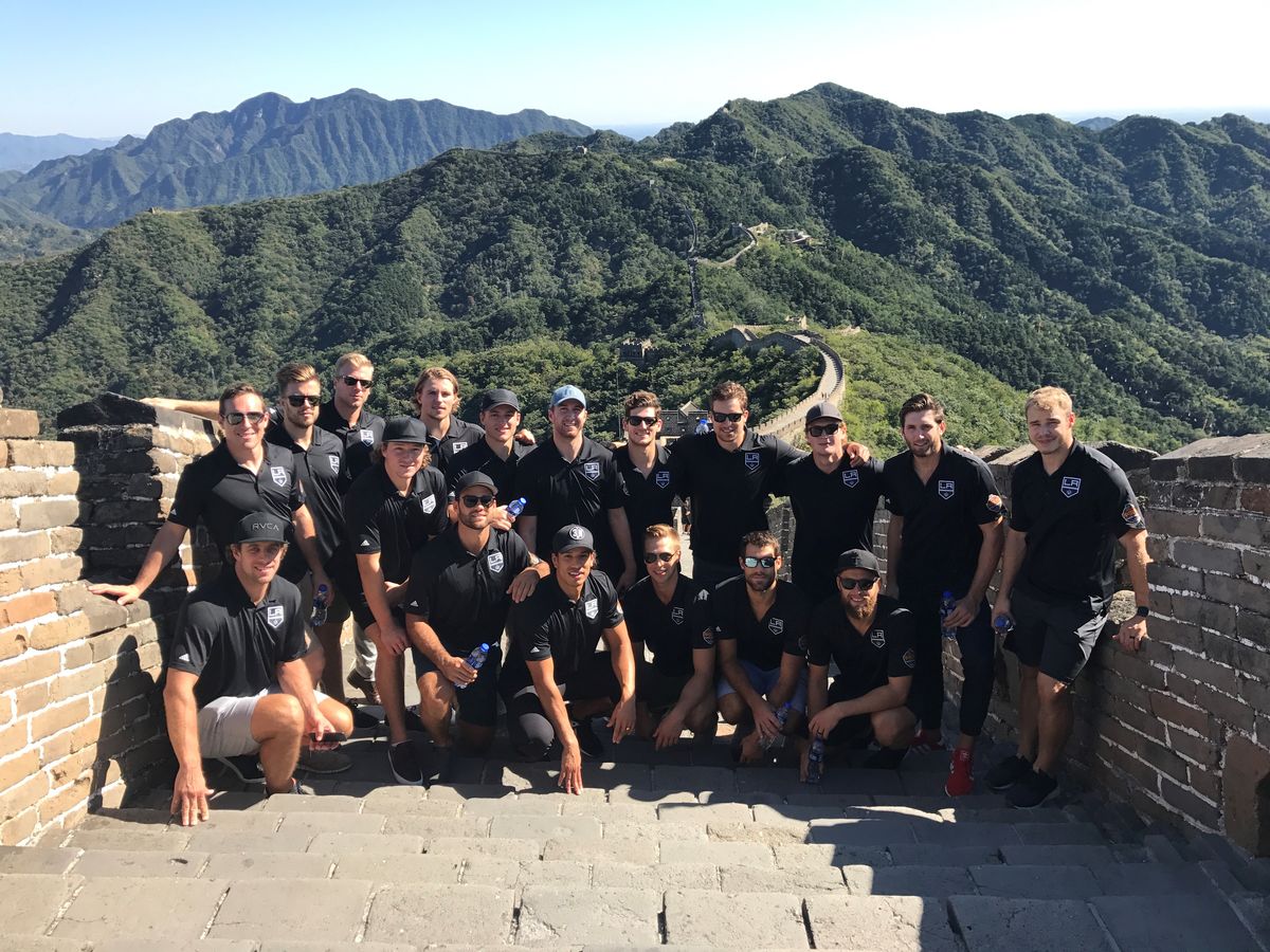 Members of the Los Angeles Kings hockey club visited The Great Wall of China in September 2017 and gather for a group photo as part of the team’s week-long trip to Beijing and Shanghai to played two NHL exhibition games against the Vancouver Canucks. (Photo courtesy of LA Kings)