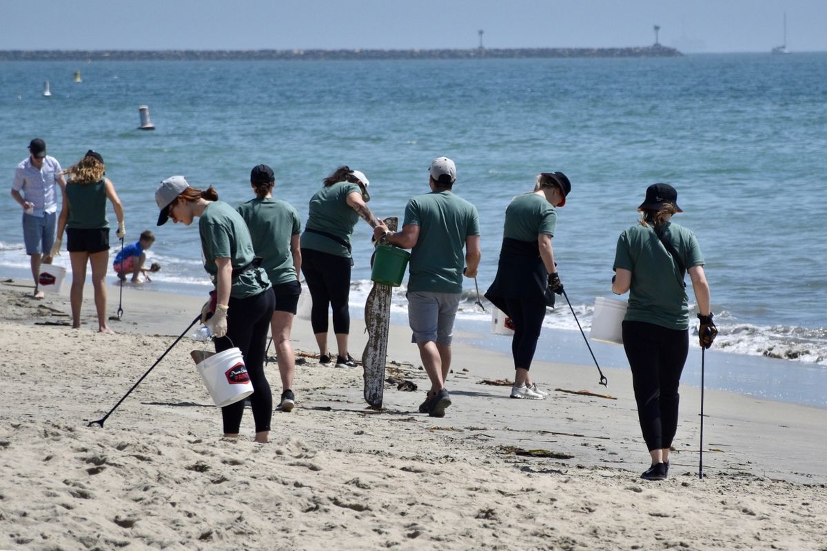 In celebration of Earth Month, over 125 team members from the LA Kings and Anaheim Ducks participated in a beach cleanup in Long Beach, CA