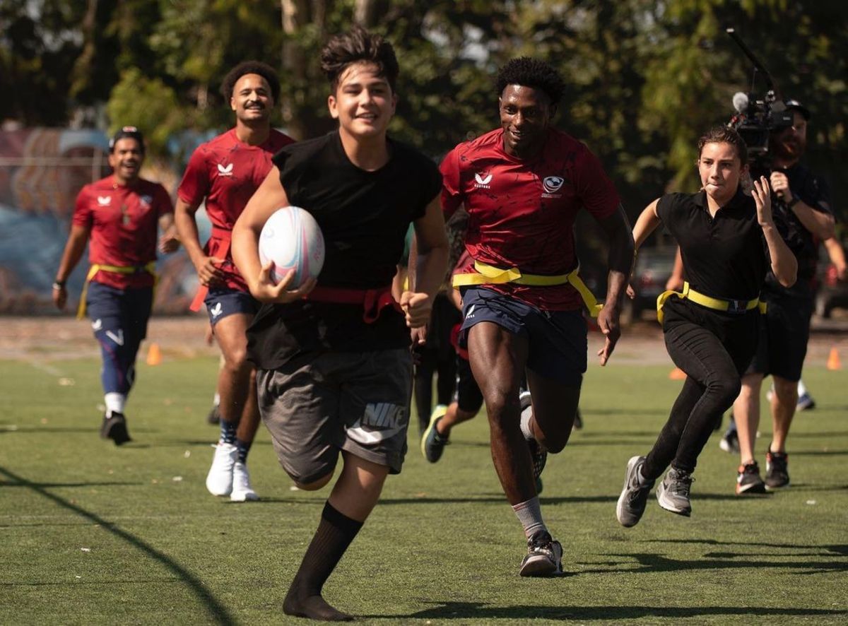 USA Rugby team participates in a rugby clinic at South LA Sheriff’s Youth Athletic League. (Photo: Jack Megaw)
