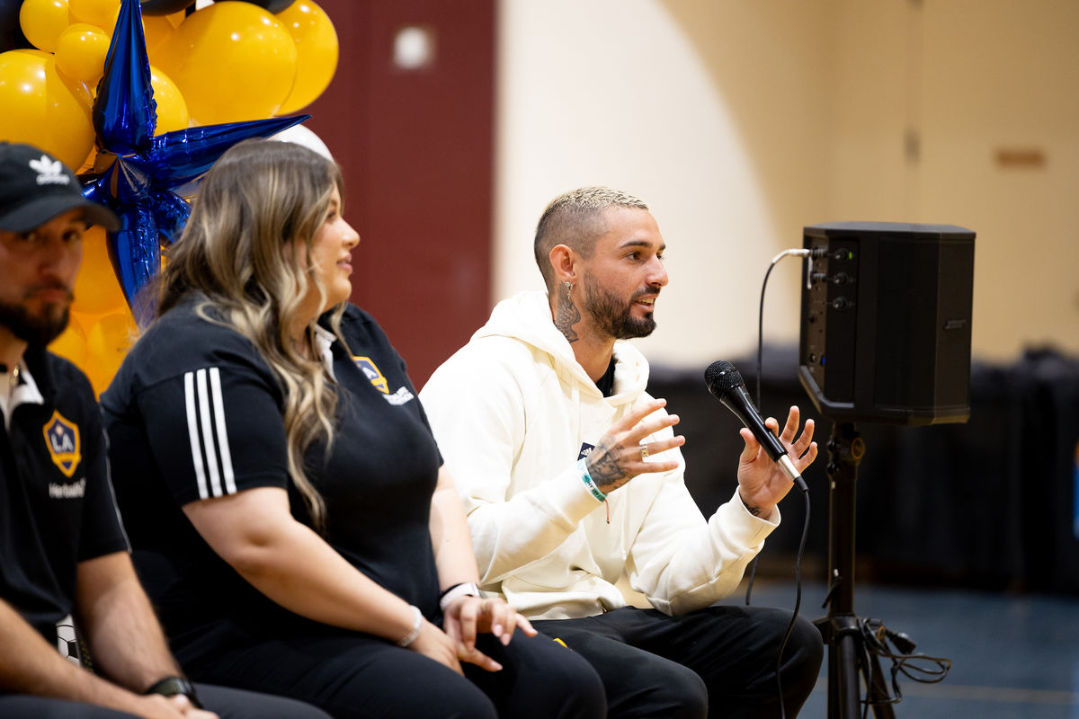 LA Galaxy's Midfielder, Diego Fagúndez, speaks to students.